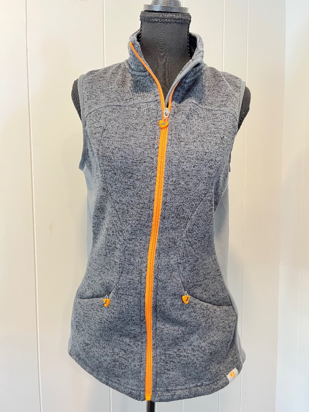 Aubrion sz M Sweater Fleece Vest Equestrian Horses Riding Excellent Condition